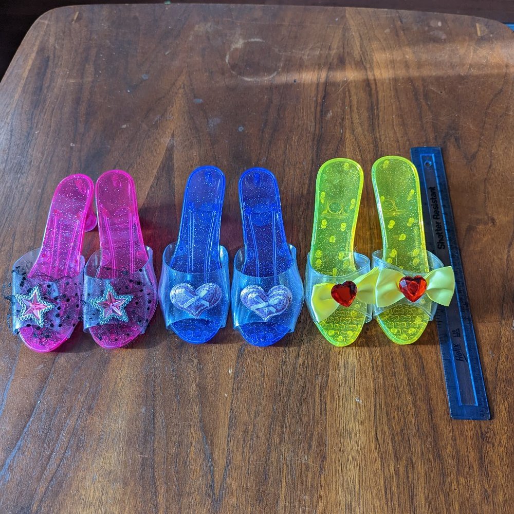 set of 3 pairs of child dress-up shoes